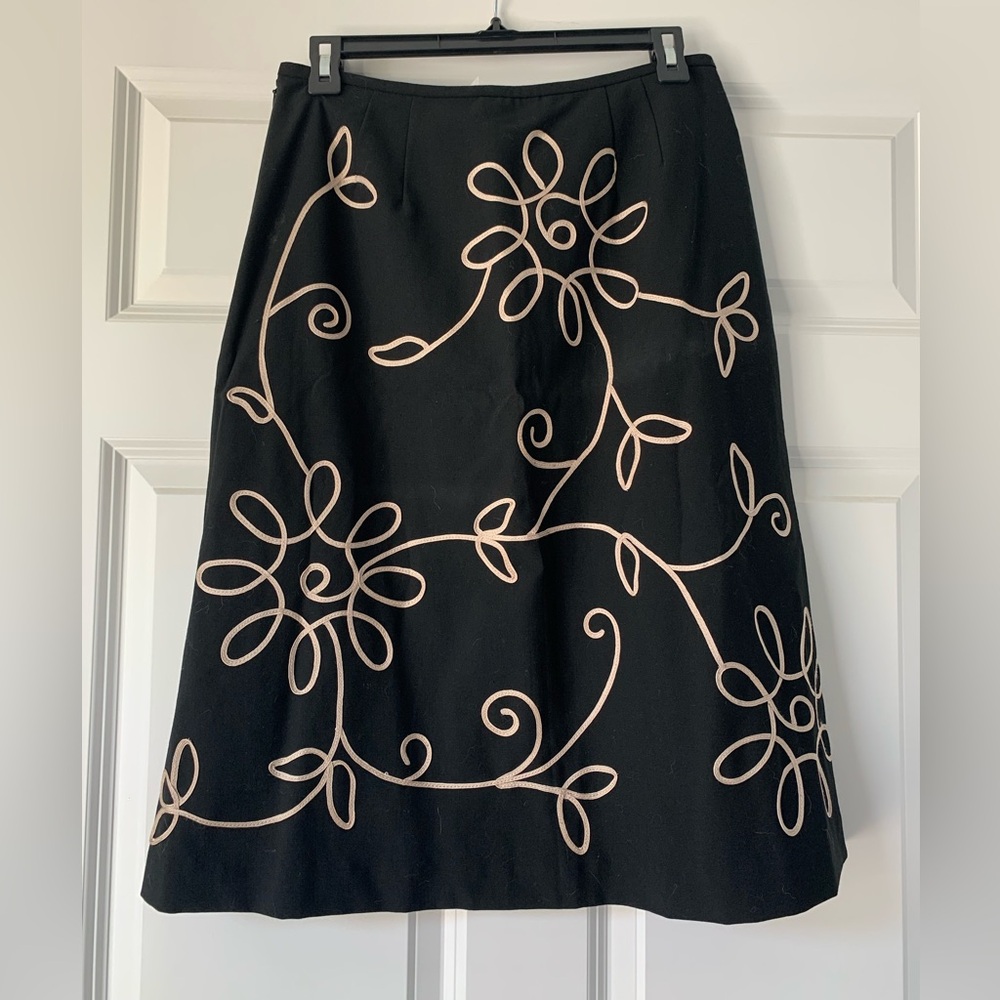 LOFT skirt with gold flower pattern